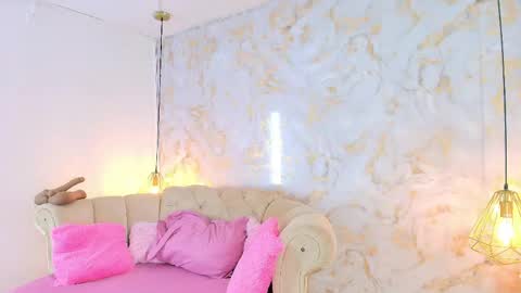 Snapshot of khloeblake chatting on 06/04/26, 11:49 Khloe online show from 06/04/26, 11:49