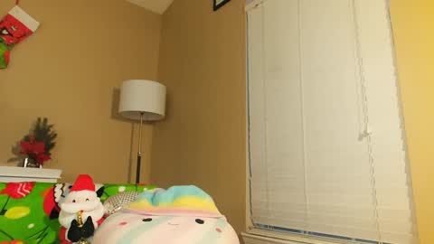 Khloe online show from 12/19/24, 11:03