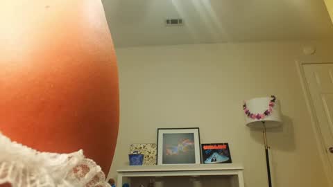 Khloe online show from 03/12/25, 03:24