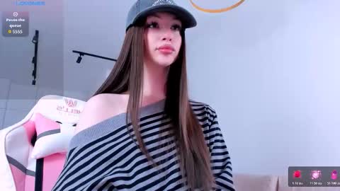 Snapshot of khloeforever chatting on 02/28/26, 09:32 khloe online show from 02/28/26, 09:32