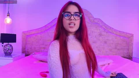 khloejohnson online show from 10/19/25, 03:29