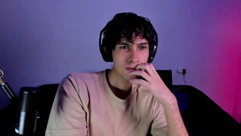 khozler_ online show from 01/03/25, 08:54