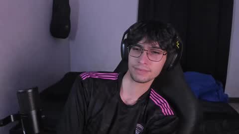 khozler_ online show from 09/22/25, 02:02