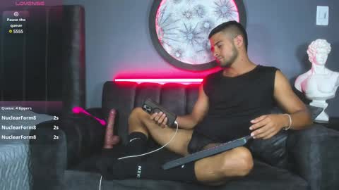 Snapshot of khriss_brown chatting on 01/17/25, 11:07 Khriss brown online show from 01/17/25, 11:07