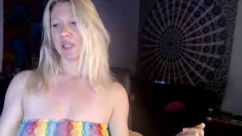Snapshot of khwildnnout chatting on 04/01/26, 12:39 KELLYWILDNNOUT online show from 04/01/26, 12:39
