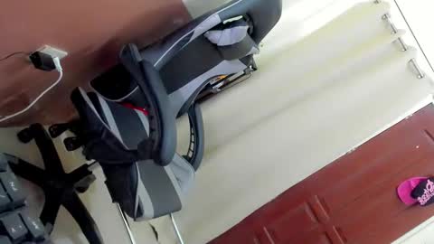 Snapshot of kiacum4u chatting on 09/10/25, 08:42 kiacum4u online show from 09/10/25, 08:42