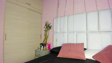    N         M online show from 09/10/25, 11:32