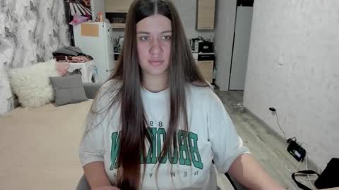 kianna_dior_ online show from 11/18/25, 11:25