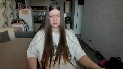 kianna_dior_ online show from 11/24/25, 09:31