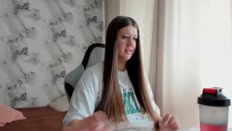 kianna_dior_ online show from 05/24/26, 08:08
