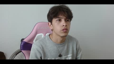 Snapshot of kianryu chatting on 01/28/25, 11:28 Adrian Chlloe online show from 01/28/25, 11:28