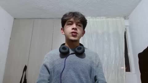 Snapshot of kianryu chatting on 09/11/25, 04:34 Adrian Chlloe online show from 09/11/25, 04:34