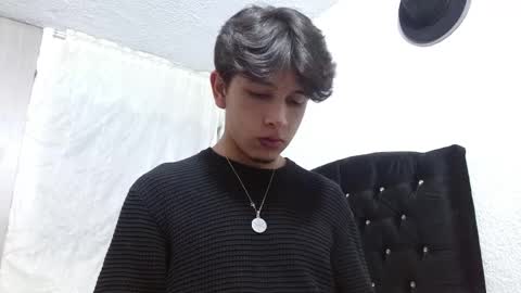 Snapshot of kianryu chatting on 09/14/25, 12:10 Adrian Chlloe online show from 09/14/25, 12:10