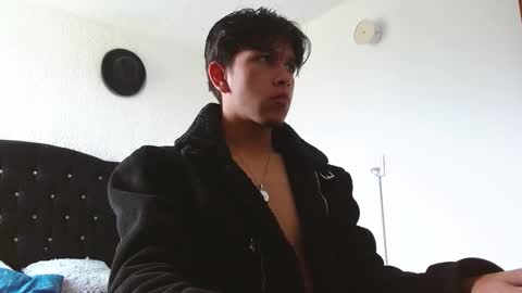 Snapshot of kianryu chatting on 09/15/25, 02:50 Adrian Chlloe online show from 09/15/25, 02:50