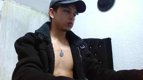 Snapshot of kianryu chatting on 09/16/25, 02:56 Adrian Chlloe online show from 09/16/25, 02:56