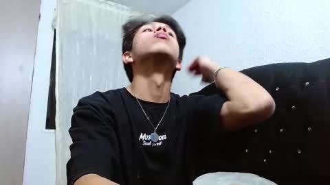 Snapshot of kianryu chatting on 09/23/25, 03:09 Adrian Chlloe online show from 09/23/25, 03:09