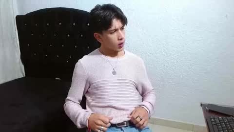 Snapshot of kianryu chatting on 10/11/25, 04:22 Adrian Chlloe online show from 10/11/25, 04:22