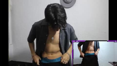 Snapshot of kianryu chatting on 10/16/25, 01:17 Adrian Chlloe online show from 10/16/25, 01:17