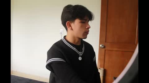 Snapshot of kianryu chatting on 10/17/25, 05:15 Adrian Chlloe online show from 10/17/25, 05:15