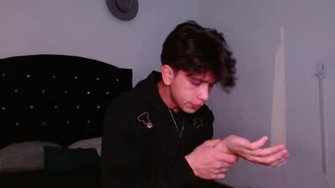 Snapshot of kianryu chatting on 10/20/25, 12:44 Adrian Chlloe online show from 10/20/25, 12:44