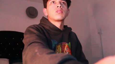 Snapshot of kianryu chatting on 10/22/25, 08:36 Adrian Chlloe online show from 10/22/25, 08:36