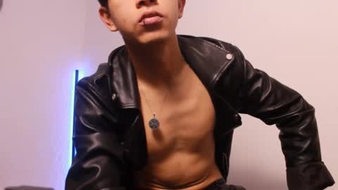 Snapshot of kianryu chatting on 10/24/25, 08:05 Adrian Chlloe online show from 10/24/25, 08:05