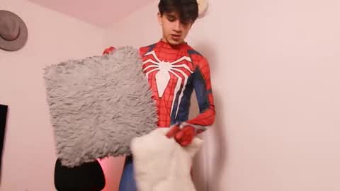 Snapshot of kianryu chatting on 10/28/25, 03:14 Adrian Chlloe online show from 10/28/25, 03:14