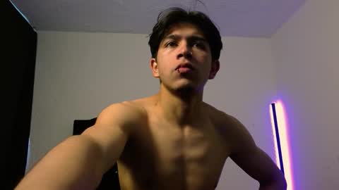 Snapshot of kianryu chatting on 11/12/25, 02:39 Adrian Chlloe online show from 11/12/25, 02:39