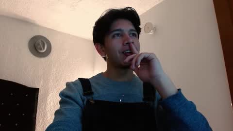 Snapshot of kianryu chatting on 11/13/25, 02:43 Adrian Chlloe online show from 11/13/25, 02:43