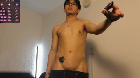 Snapshot of kianryu chatting on 11/22/25, 09:58 Adrian Chlloe online show from 11/22/25, 09:58