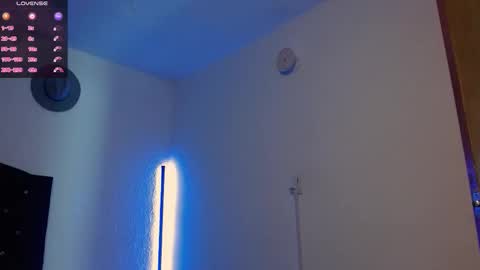 Snapshot of kianryu chatting on 11/24/25, 04:40 Adrian Chlloe online show from 11/24/25, 04:40