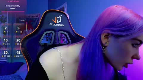 Snapshot of kiara_dream chatting on 10/19/25, 09:48 Kira online show from 10/19/25, 09:48