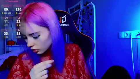 Snapshot of kiara_dream chatting on 10/30/25, 09:15 Kira online show from 10/30/25, 09:15