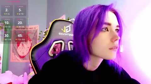 Snapshot of kiara_dream chatting on 11/12/25, 09:14 Kira online show from 11/12/25, 09:14