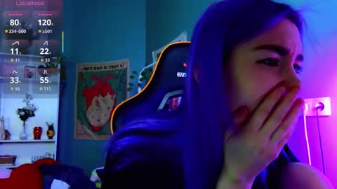 Snapshot of kiara_dream chatting on 11/14/25, 10:40 Kira online show from 11/14/25, 10:40