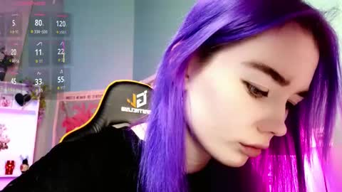 Snapshot of kiara_dream chatting on 11/17/25, 09:09 Kira online show from 11/17/25, 09:09