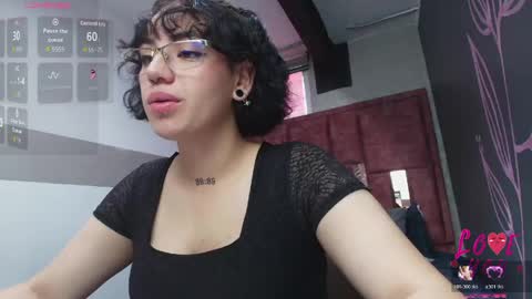 Snapshot of kiara_fox__ chatting on 04/24/26, 08:55 KIARA FOX online show from 04/24/26, 08:55