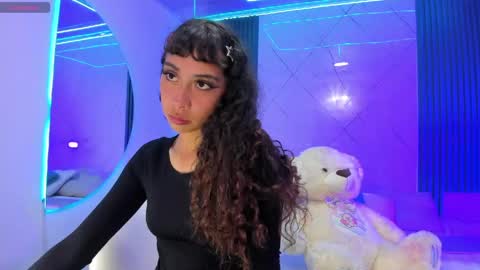 Snapshot of kiara_lovelyy chatting on 04/23/26, 04:24 Kiara online show from 04/23/26, 04:24