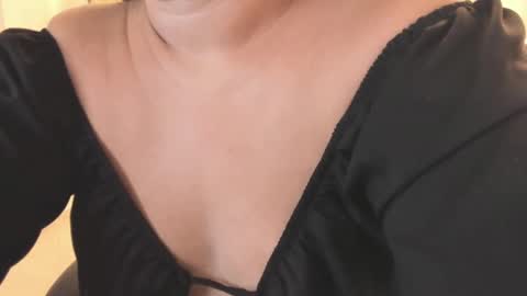 K I A R A  online show from 10/01/25, 02:39