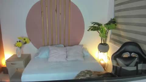 K I A R A  online show from 10/10/25, 02:32