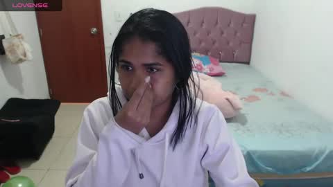 Snapshot of kiara_williamss chatting on 12/23/24, 07:20 Kiara online show from 12/23/24, 07:20