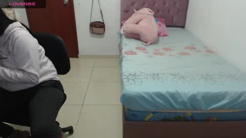 Snapshot of kiara_williamss chatting on 12/27/24, 01:53 Kiara online show from 12/27/24, 01:53