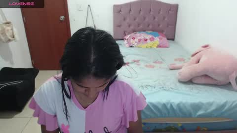 Snapshot of kiara_williamss chatting on 12/27/24, 10:37 Kiara online show from 12/27/24, 10:37