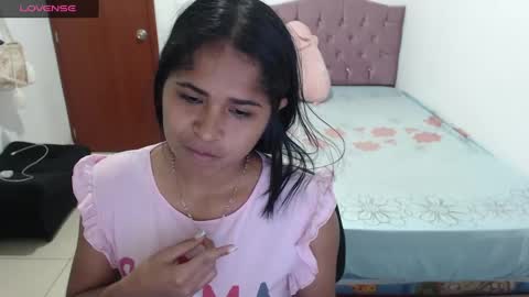 Snapshot of kiara_williamss chatting on 01/04/25, 11:48 Kiara online show from 01/04/25, 11:48