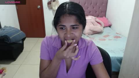 Snapshot of kiara_williamss chatting on 10/18/25, 10:54 Kiara online show from 10/18/25, 10:54