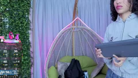 Kiara Zahiri online show from 10/14/25, 11:00