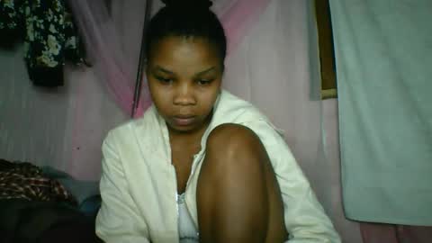 Snapshot of kiarah_69 chatting on 05/13/26, 08:27 kiarah 69 online show from 05/13/26, 08:27