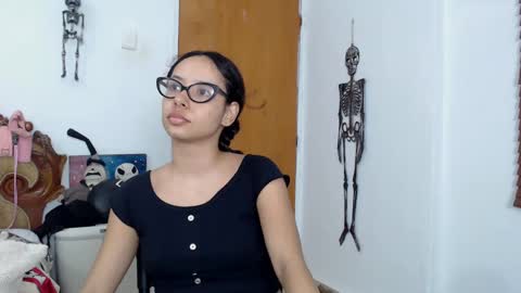 kiaralenon online show from 10/01/25, 05:57