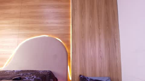 kiaralopez_ online show from 04/28/26, 03:00