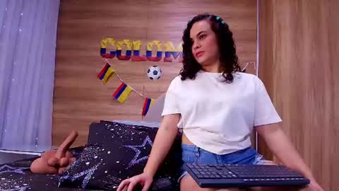 Snapshot of kiaralopez_ chatting on 07/08/26, 03:11 kiaralopez_ online show from 07/08/26, 03:11
